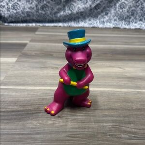 🏁 Vintage Barney the dinosaur plastic toy